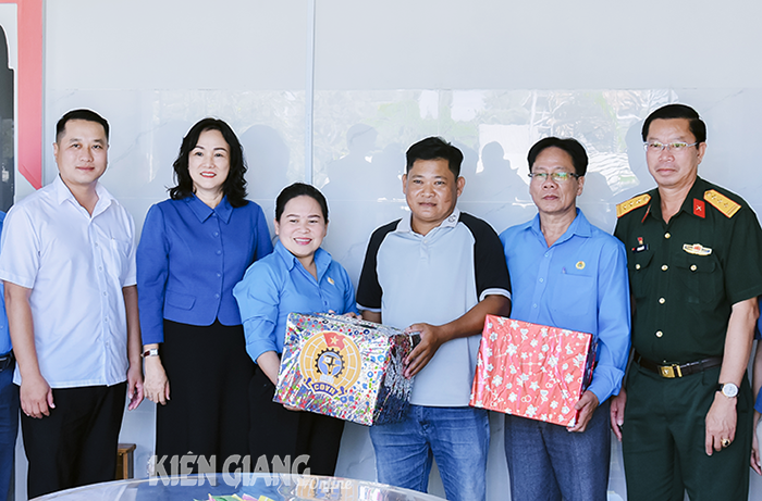 140209anh 4 ban giao nha macd